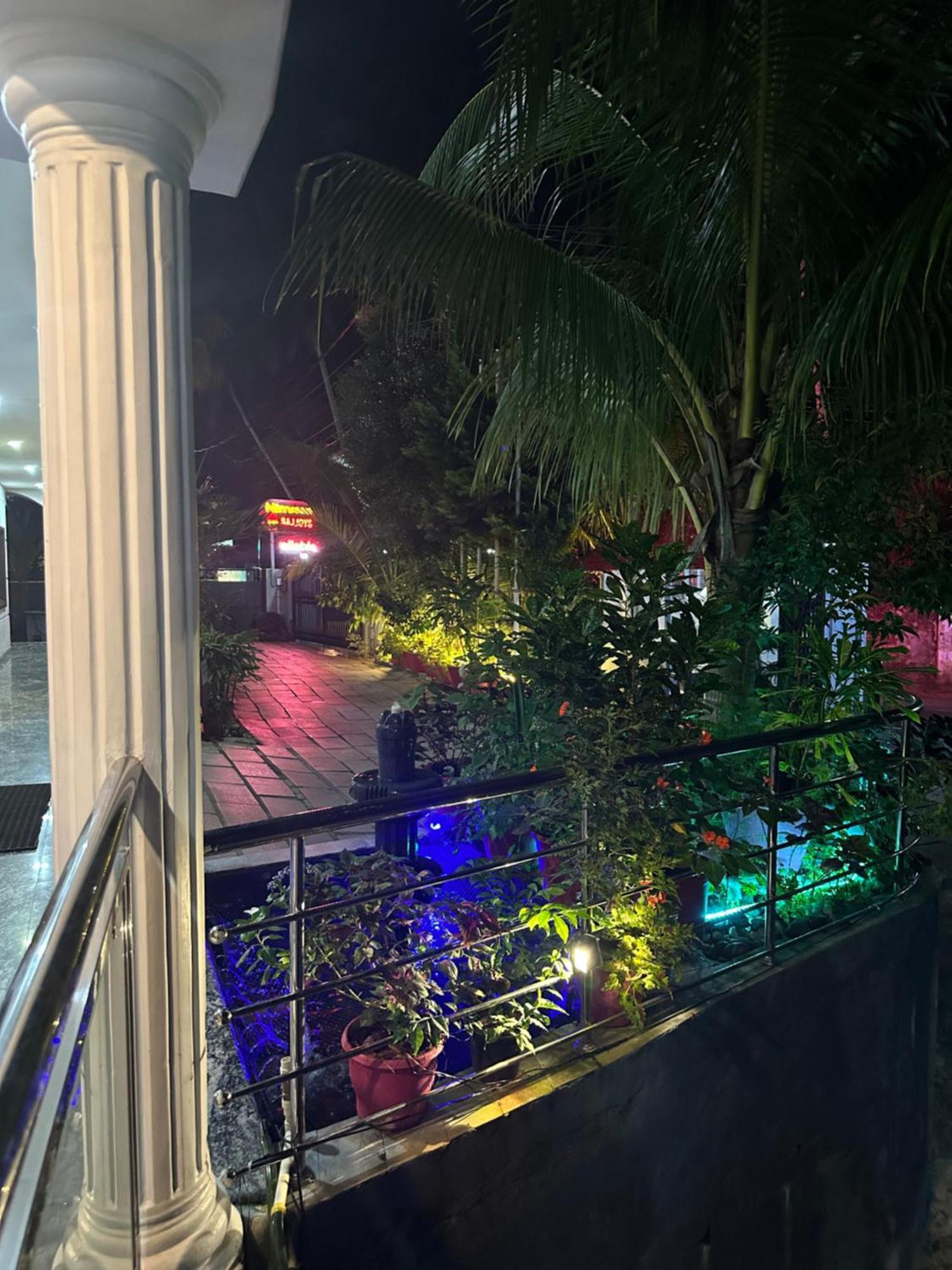Sajjoys Hotel Varkala Bagian luar foto