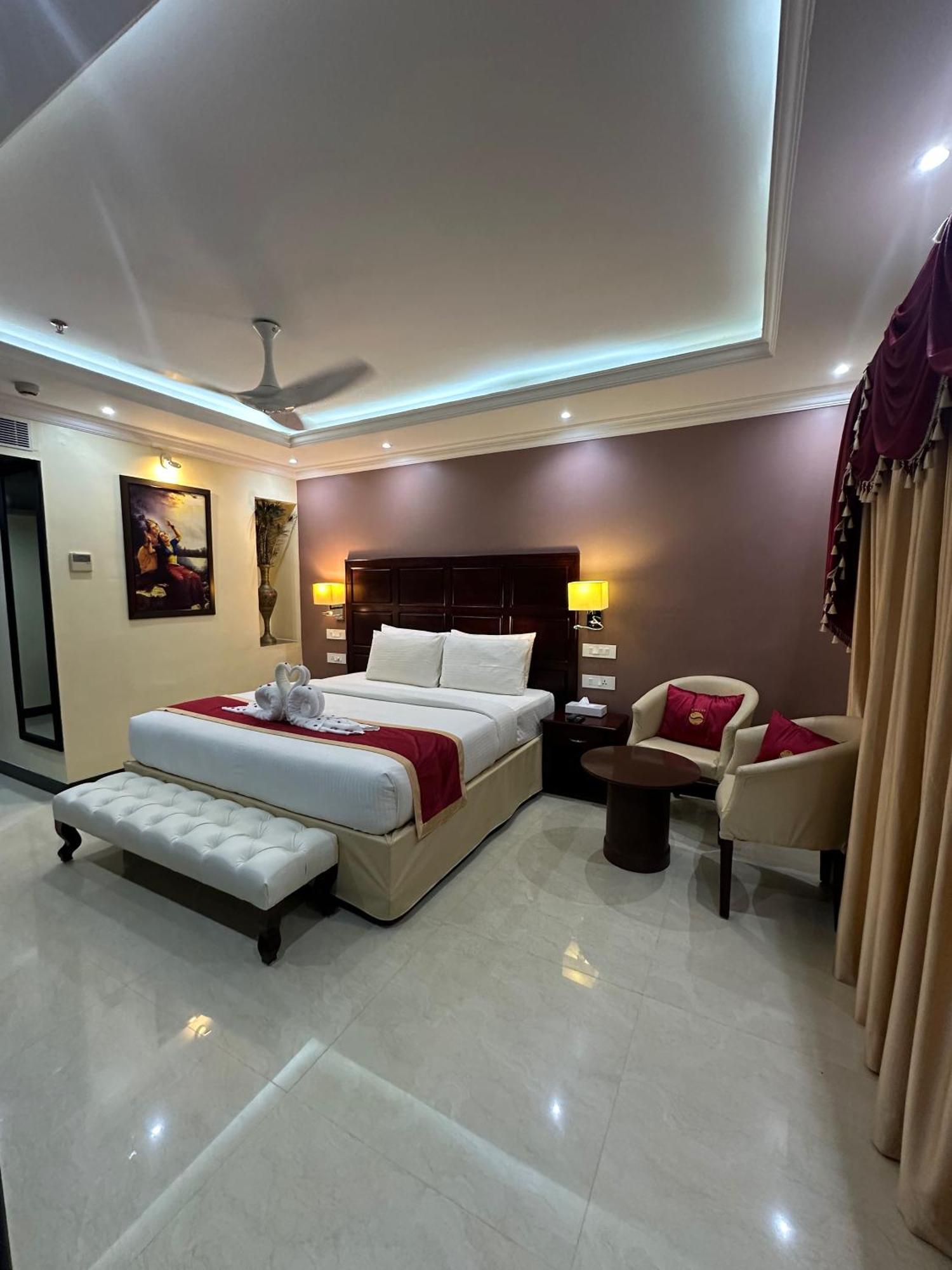 Sajjoys Hotel Varkala Bagian luar foto